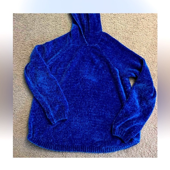 Rue21 Sweaters - Womens RUE 21 royal blue velvet sweater hoodie
